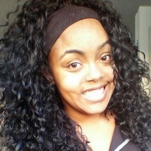 Meet your Posher, Kayla